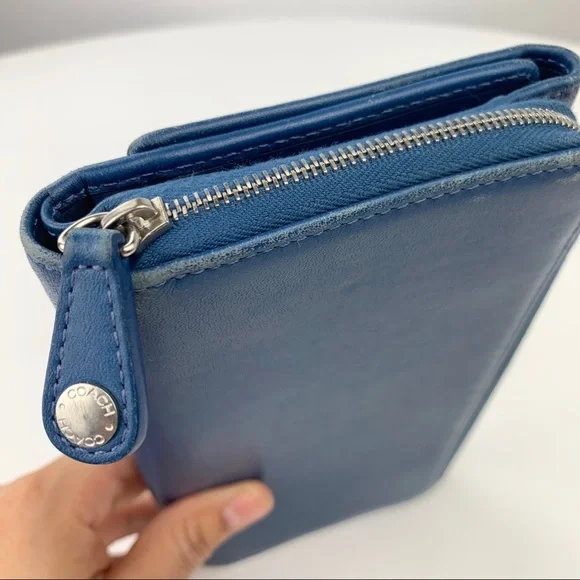 Vintage Coach Leather Wallet - Picture 4 of 8